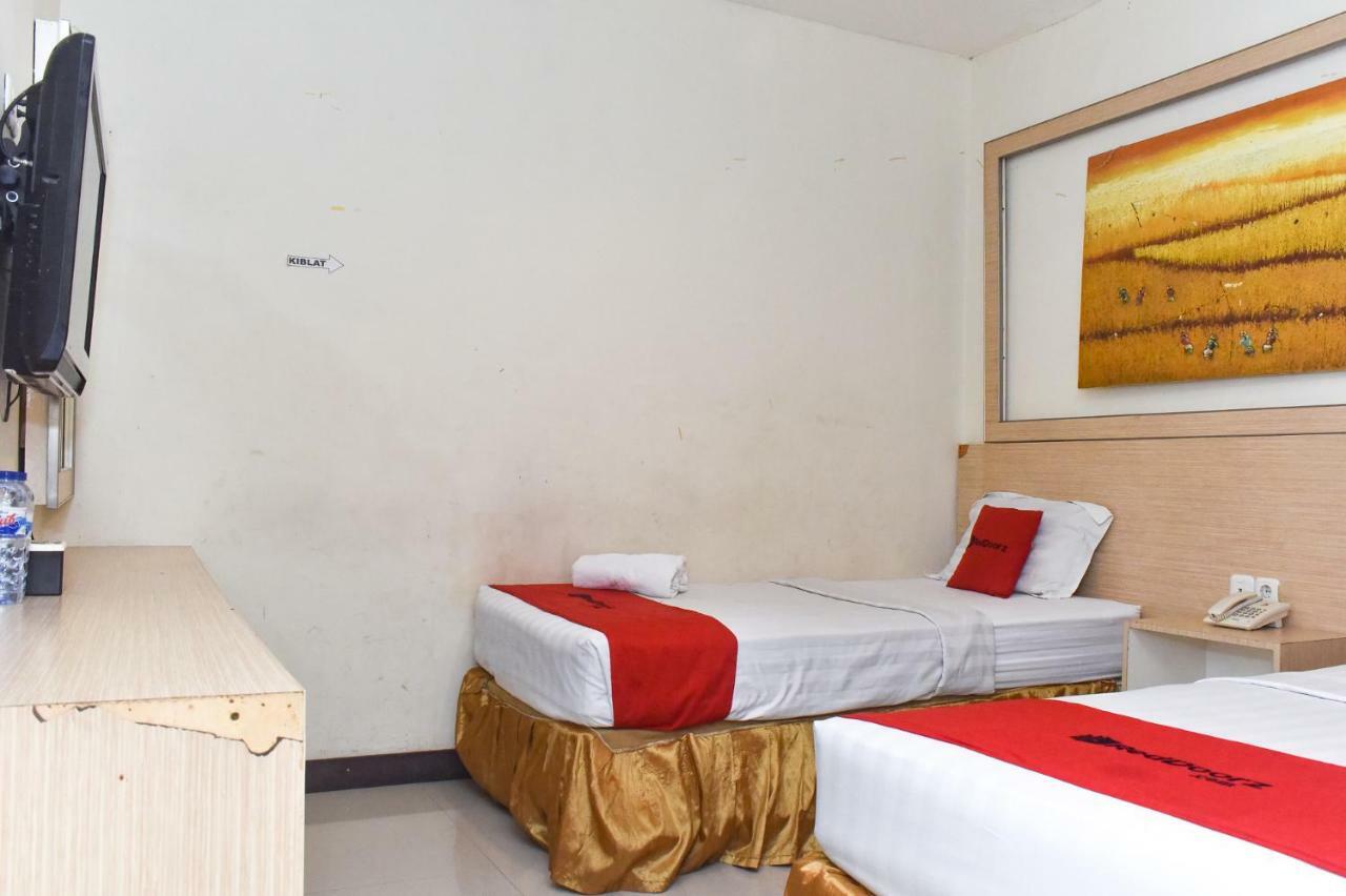 Reddoorz Plus Near Sultan Hasanuddin Airport Makasar Exteriér fotografie