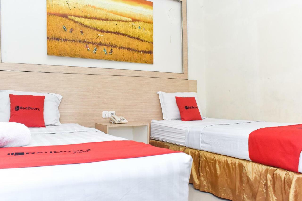 Reddoorz Plus Near Sultan Hasanuddin Airport Makasar Exteriér fotografie