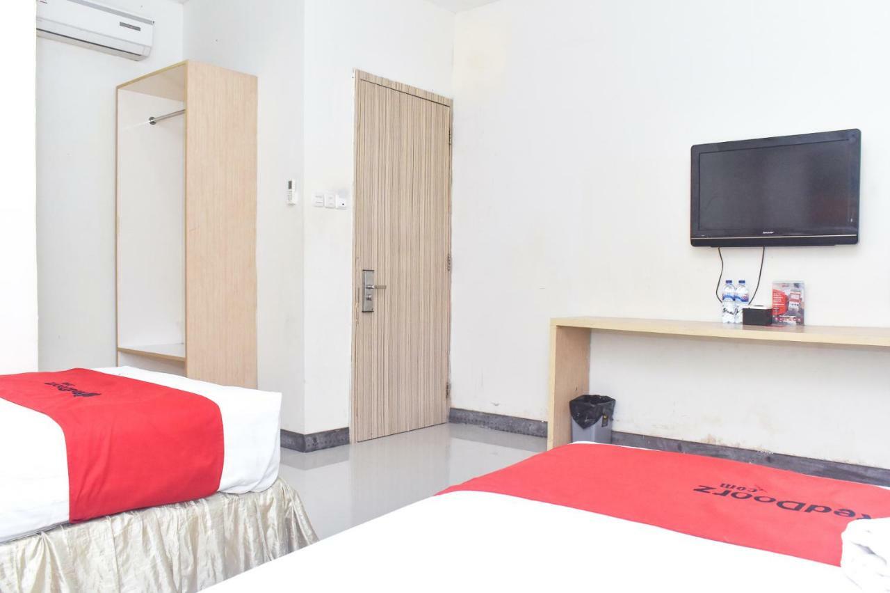 Reddoorz Plus Near Sultan Hasanuddin Airport Makasar Exteriér fotografie