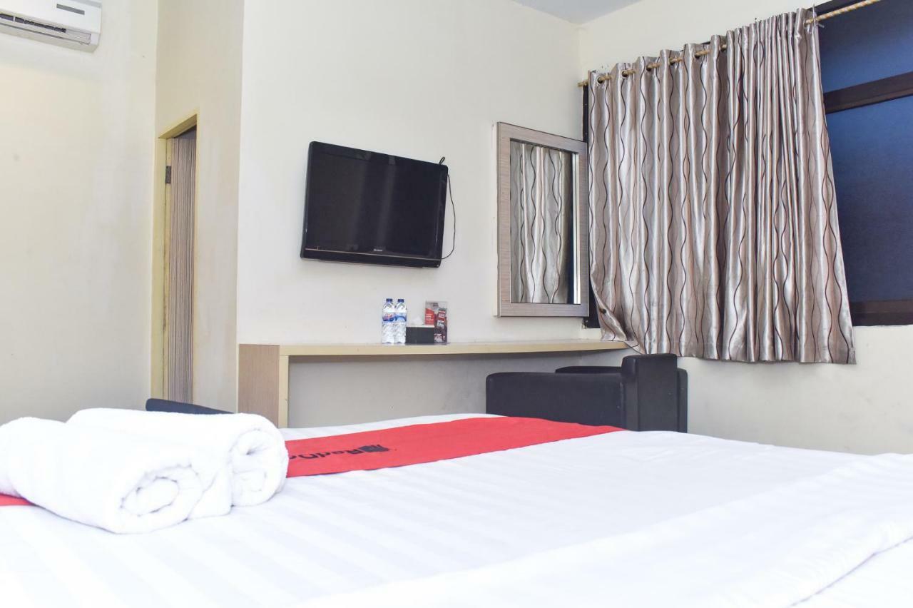 Reddoorz Plus Near Sultan Hasanuddin Airport Makasar Exteriér fotografie