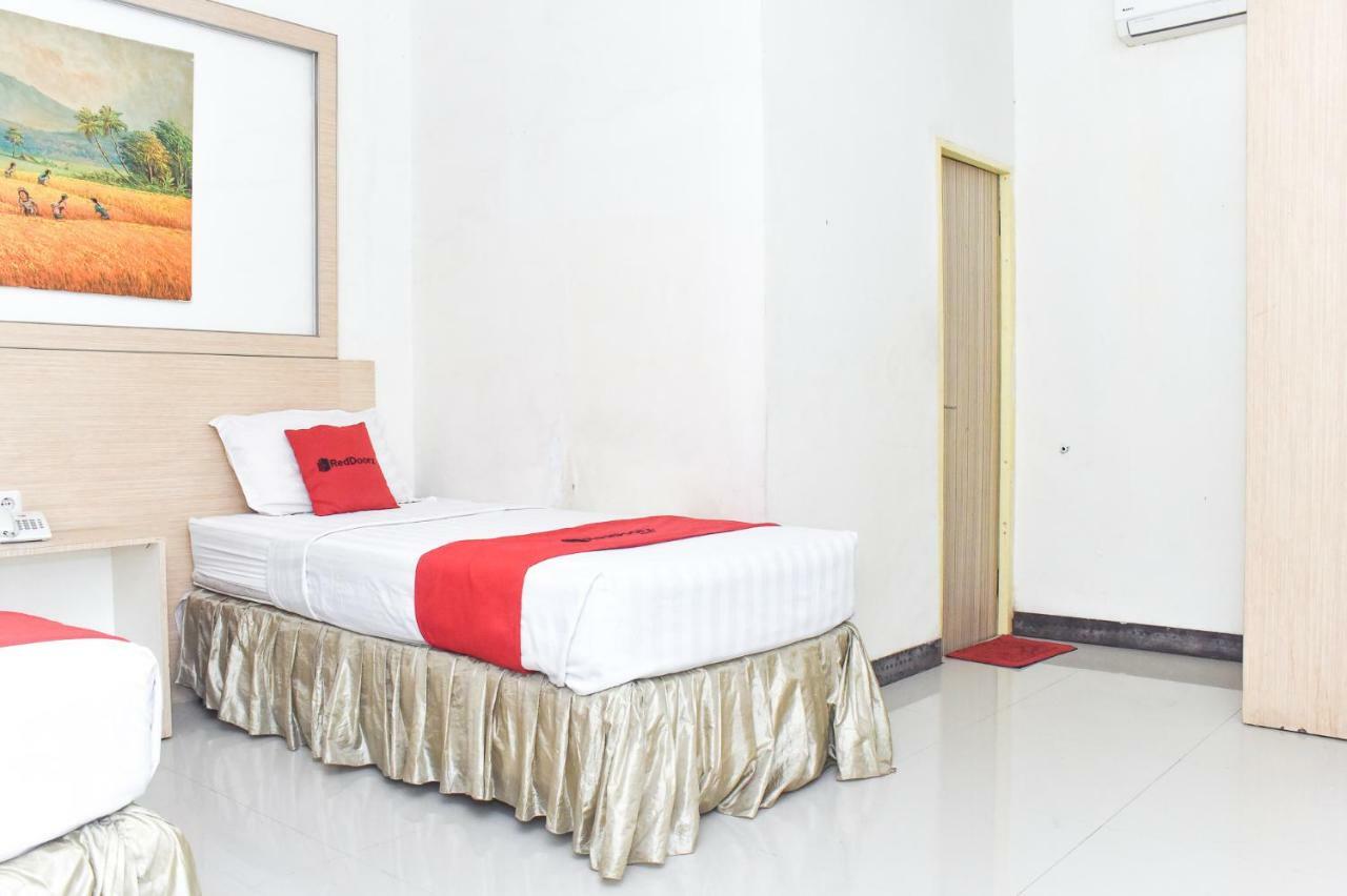 Reddoorz Plus Near Sultan Hasanuddin Airport Makasar Exteriér fotografie