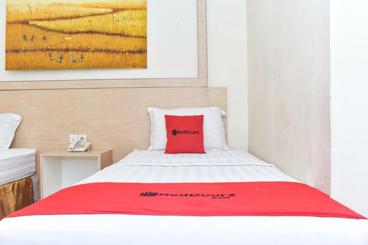 Reddoorz Plus Near Sultan Hasanuddin Airport Makasar Exteriér fotografie