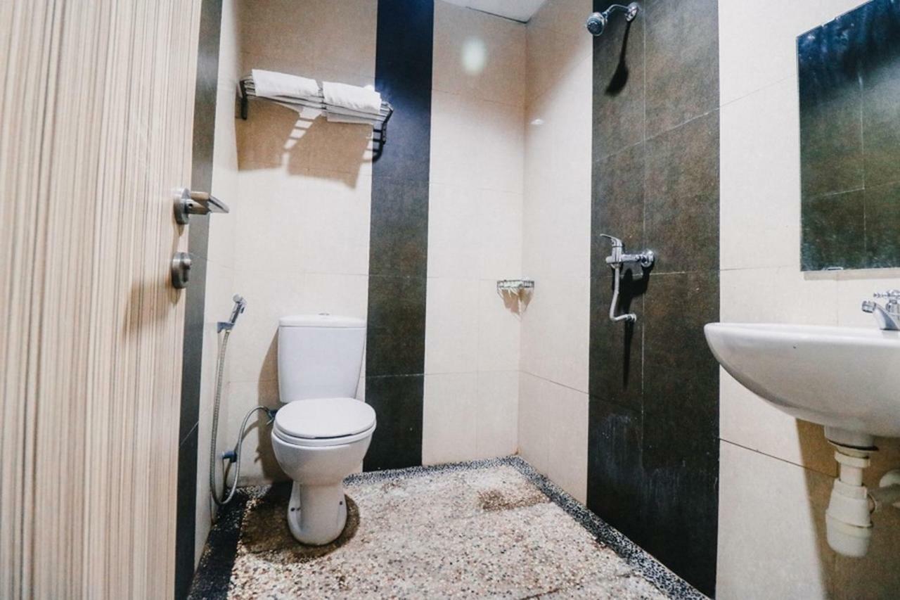 Reddoorz Plus Near Sultan Hasanuddin Airport Makasar Exteriér fotografie